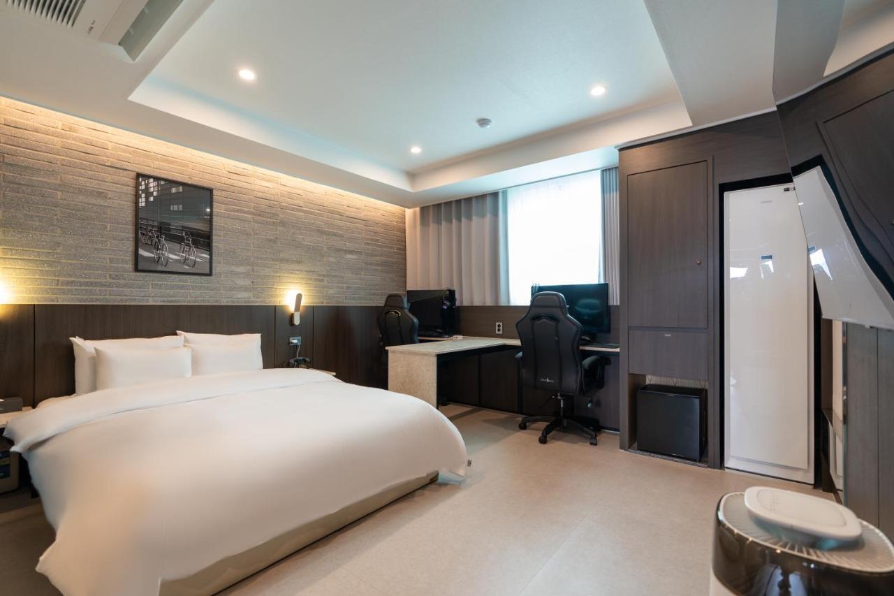 Jecheon Hound Hotel Chech'ŏn Exterior foto